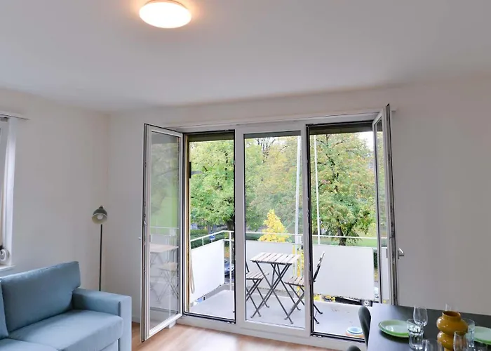 Parkside & Peaceful Near Google & Paradeplatatz דירה *